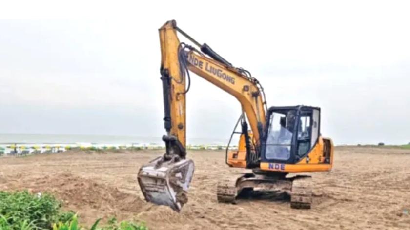 কক্সবাজার সৈকতের বালিয়াড়ি কেটে সড়ক নির্মাণ: কাজ বন্ধের দাবি বিআইপির